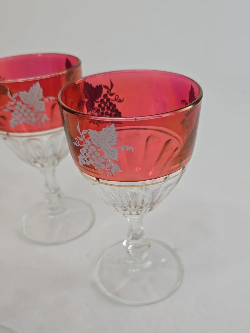 Vintage Lubiana Set Of 5 Italian Cranberry Wine Glasses Etched Grape Design
